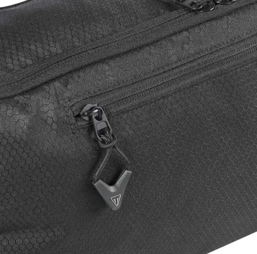 MLUA24008_BACK_DETAIL