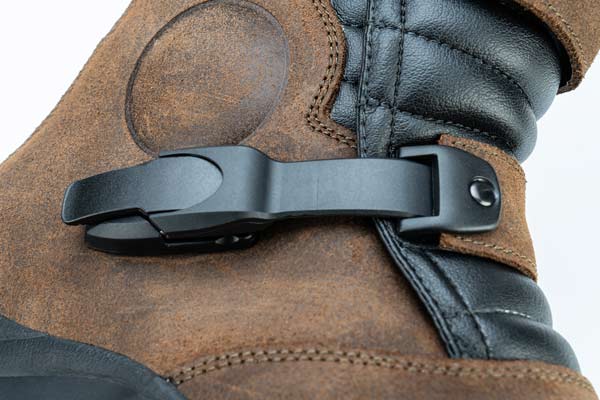Overlander-buckle-lr